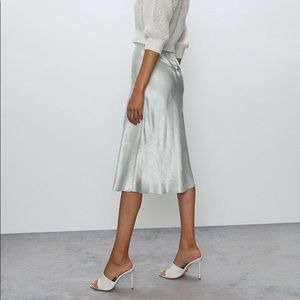 Brand New Aqua Babaton Slip Skirt Small